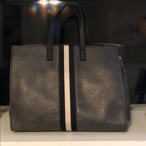 Grey leather bag, includes cross body strap!